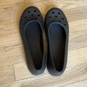 Dark brown crocs, size 7M